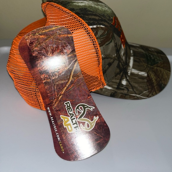 BLUELINE Rental Camouflage & Orange Trucker Snapback Hat - Picture 7 of 11